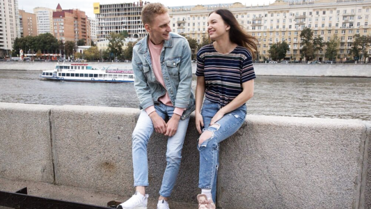 Студентка из Питера поехала домой к другу чтобы потрахаться