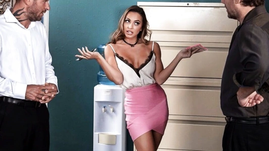 Менеджер прямо в офисе засандалил новой симпотной секретарше