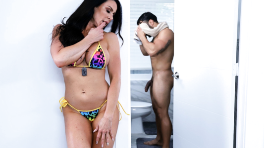 Грудастая милф соблазнила мужа подруги, пока ее небыло дома