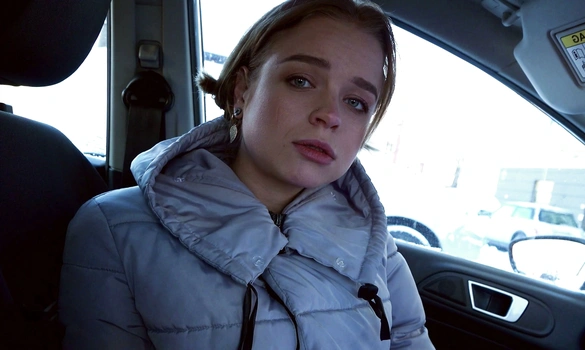 Бесжалостный коллектор выебал девушку за долги по кредиту