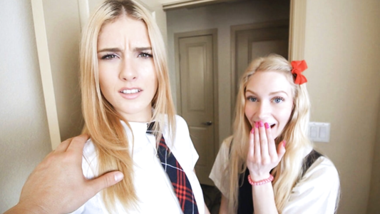 Молодые студентки занимаются групповым сексом с хозяином квартиры и экономят свой бюджет