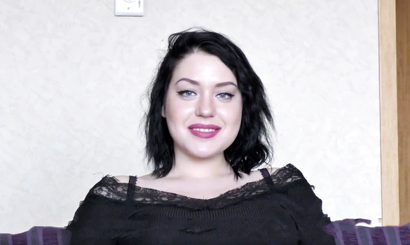 Очередная шлюшка из СНГ принимает сразу два члена на порно кастинге Вудмана