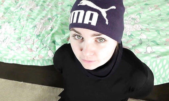 Русская пышка спалилась на краже во втрой раз, ей понравилось - когда наказывают членом!