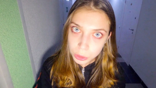 Тише! У меня мама дома, она не должна знать что ты приходил!