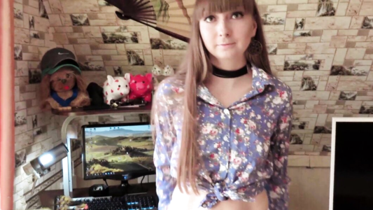 Спалил сестру когда она крала не свои вещи и дал в рот за молчание