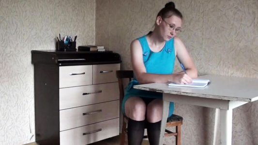 Оттрахал в рот и жопу скромную сестру жены, пока её небыло дома