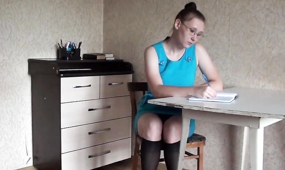 Оттрахал в рот и жопу скромную сестру жены, пока её небыло дома