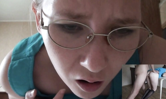 Даю в рот сестре жены, трахаю в анал и кончаю ей на лицо