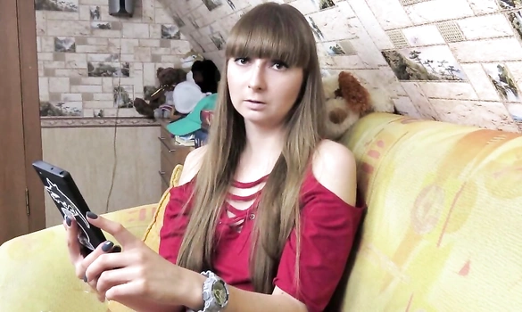 Предложил сводной сестре сделать фотки с членом - чтобы круче выглядели