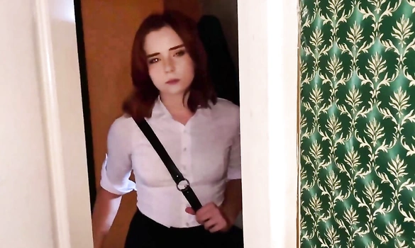 Трахнул сестру жены, когда она вернулась с работы и очень устала