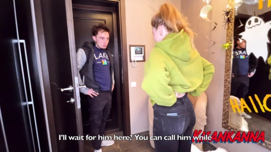 Трахнул пышную девушку друга, пока его небыло дома!