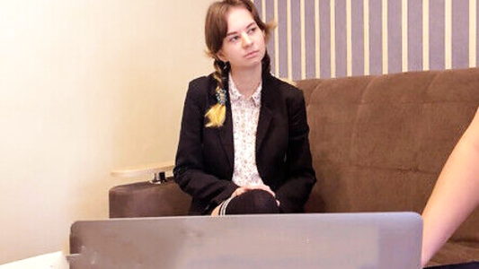 Студентка-шлюшка - заглянула к преподавателю на дополнительные занятия!