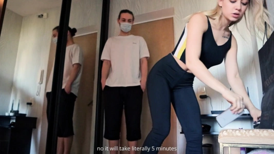 Изменила парню с курьером, когда не было налички чтобы расплатиться за доставку