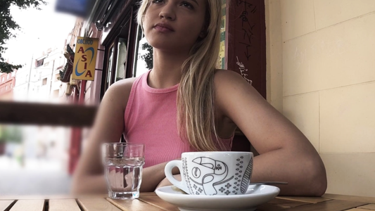 Понравилась девушка которая ждет своего парня