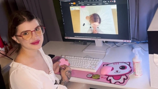 Первый опыт секса с девушкой из порно