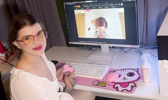 Первый опыт секса с девушкой из порно