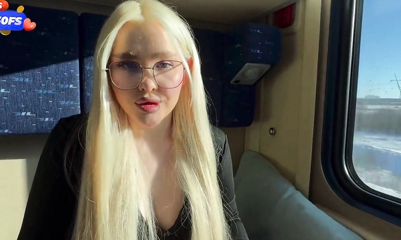 Секс в поезде - измена с соседом!