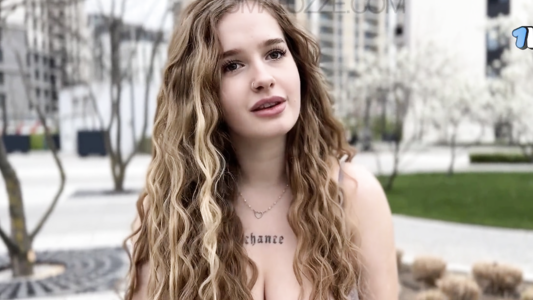 Изменил девушке с красивой подругой!