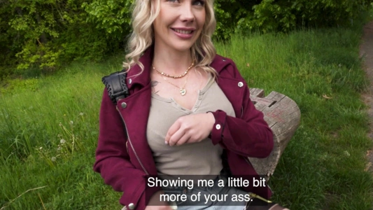 Развел на секс незнакомку, пока она ждала друга!