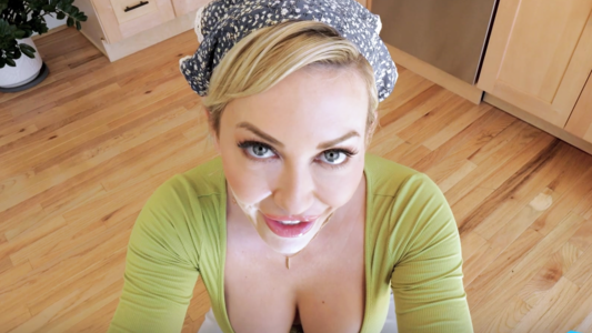 Мачеха дала пасынку с большим членом