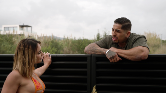 Анальный секс с соседом решает любые проблемы