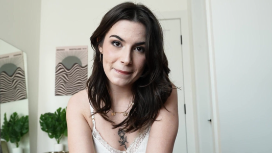 Сводная сестра с тугой попой готова к аналу