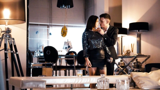 Роскошная ночь бокал шампанского и секс с русской наездницей